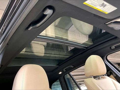 Used 2019 BMW X3 sDrive30i w/ Driving Assistance Package image 11