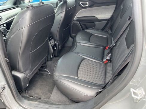 Used 2024 Jeep Compass Latitude AWD/4WD image 6