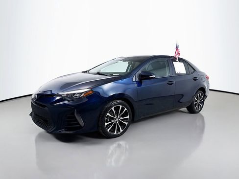 Used 2017 Toyota Corolla SE image 3