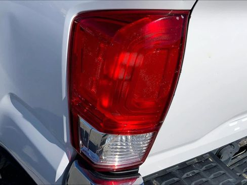 Used 2017 Toyota Tacoma SR5 image 29