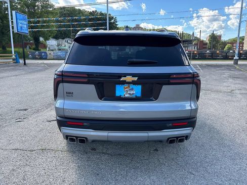 Used 2026 Chevrolet Traverse LT AWD/4WD image 4