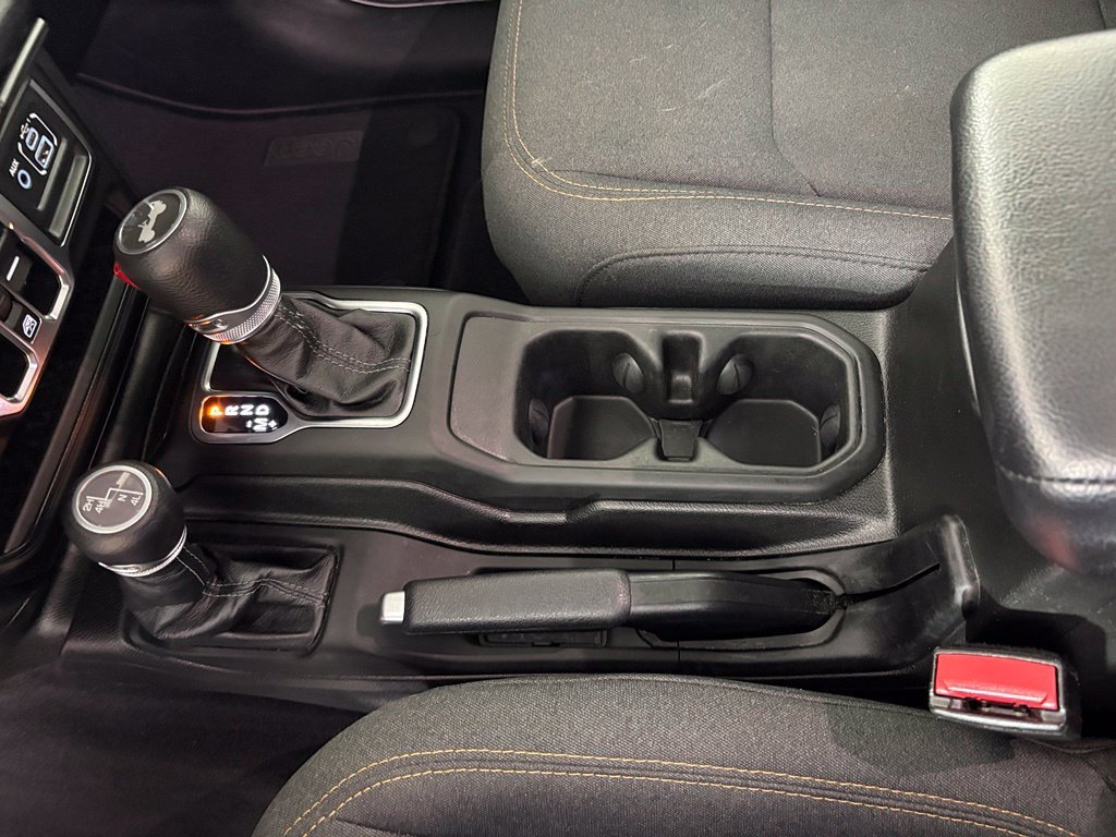 Used 2025 Jeep Wrangler Unlimited Sport AWD/4WD image 29