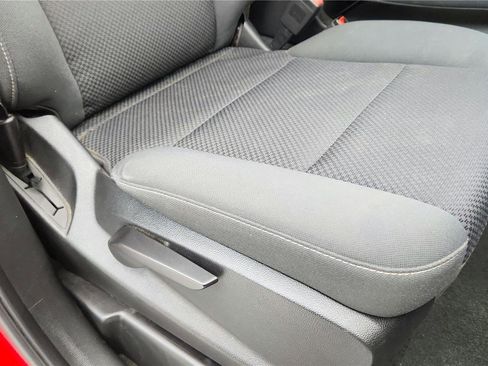 Used 2018 Chevrolet Silverado 1500 LT image 19