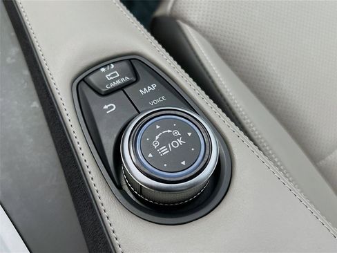 Used 2024 INFINITI QX50 Sensory w/ Accent Package image 18