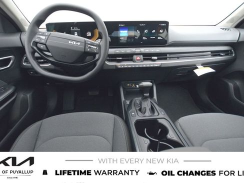 New 2025 Kia K4 LXS image 17