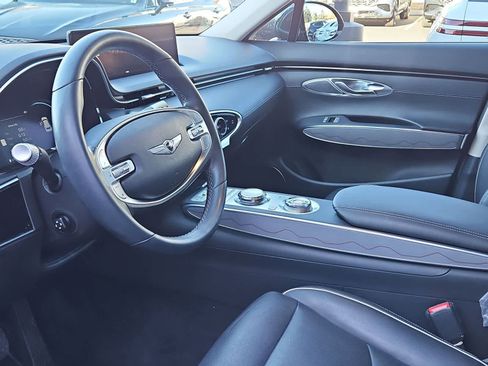 Used 2022 Genesis GV70 2.5T w/ Advanced Package image 10