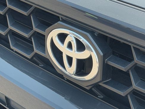 Used 2025 Toyota 4Runner TRD Off-Road AWD/4WD image 34
