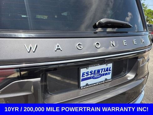 Used 2024 Jeep Wagoneer L Series II RWD image 15