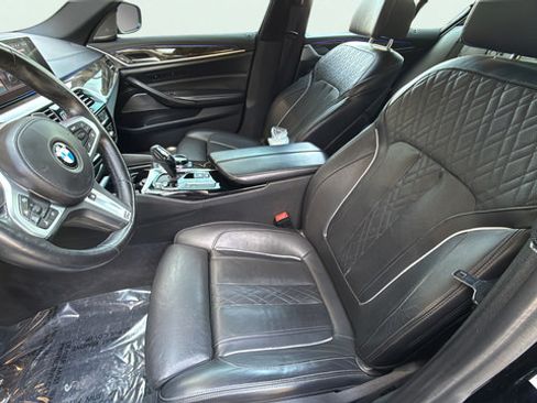 Used 2019 BMW M550i xDrive w/ Premium Package AWD/4WD image 13