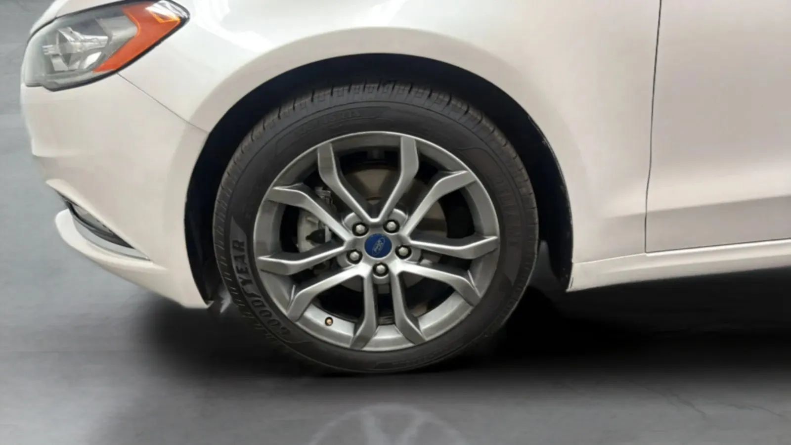Used 2017 Ford Fusion SE w/ Equipment Group 201A FWD image 28