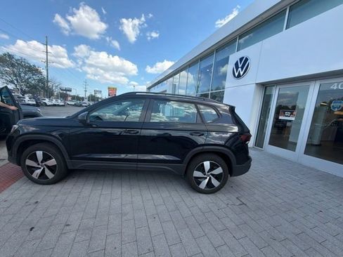 Certified 2025 Volkswagen Taos S AWD/4WD image 7