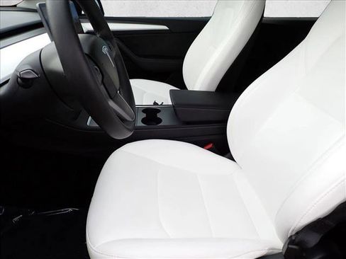 Used 2024 Tesla Model Y Long Range image 13