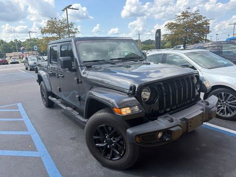 Used 2022 Jeep Gladiator Sport AWD/4WD image 1