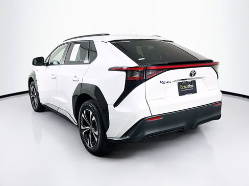 Used 2023 Toyota bZ4X XLE w/ Weather Package image 5