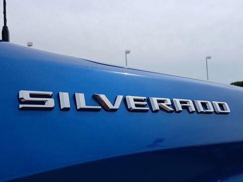Used 2022 Chevrolet Silverado 1500 RST AWD/4WD image 33