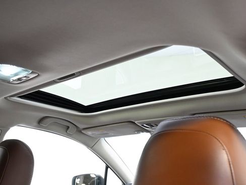 Used 2019 Subaru Outback 2.5i Touring image 16