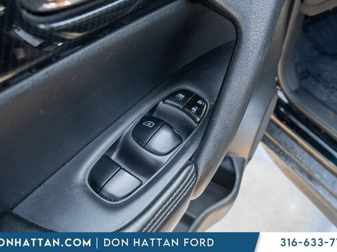 Used 2019 Nissan Rogue SL FWD image 14