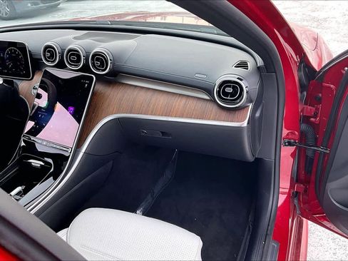 Used 2025 Mercedes-Benz C 300 Sedan image 18