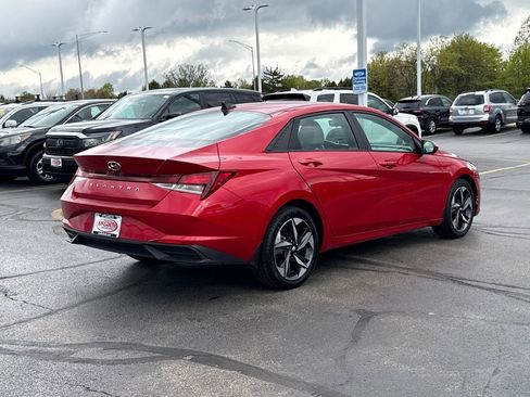 Used 2023 Hyundai Elantra SEL w/ Convenience Package FWD image 11