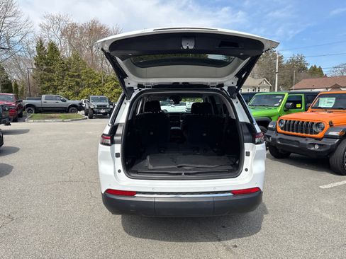 Used 2023 Jeep Grand Cherokee L Laredo w/ Luxury Tech Group I AWD/4WD image 34