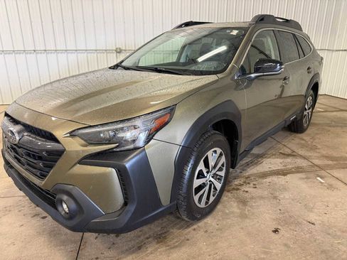 Certified 2023 Subaru Outback Premium image 6