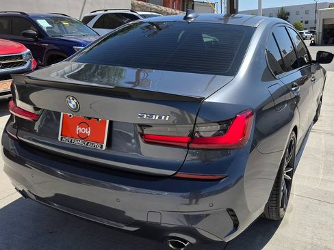 Used 2019 BMW 330i Sedan w/ M Sport Package RWD image 9