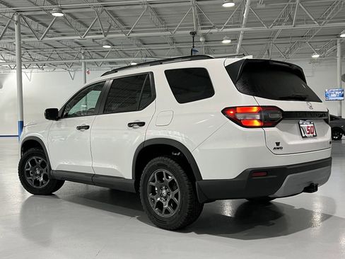 New 2025 Honda Pilot TrailSport image 19