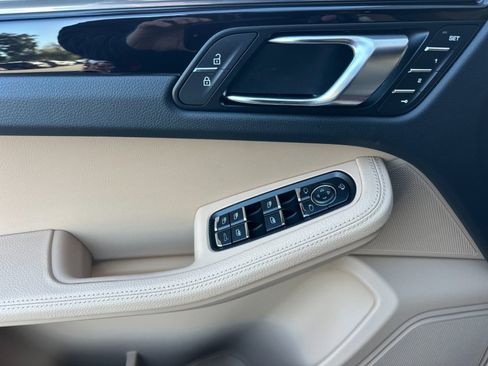 New 2026 Porsche Macan image 12