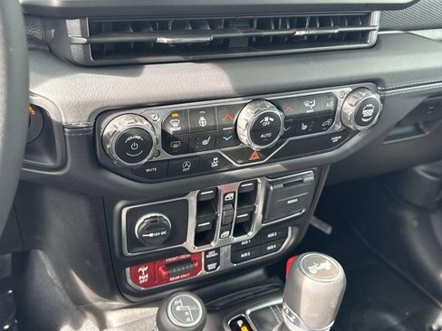 New 2025 Jeep Wrangler Unlimited Rubicon w/ Steel Bumper Group image 27