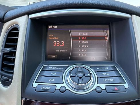 Used 2016 INFINITI QX50 AWD w/ Premium Package image 9