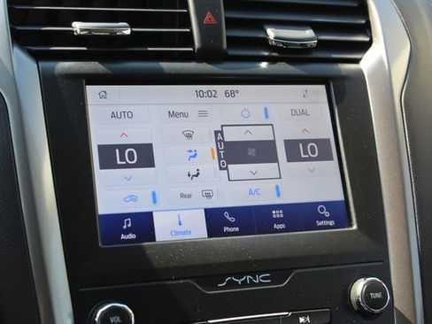 Used 2020 Ford Fusion SEL FWD image 21