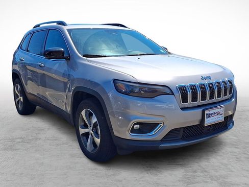 Used 2022 Jeep Cherokee Limited w/ Mopar Interior Package AWD/4WD image 3