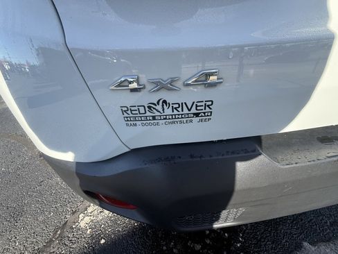 Used 2022 Jeep Renegade Latitude w/ Convenience Group image 10