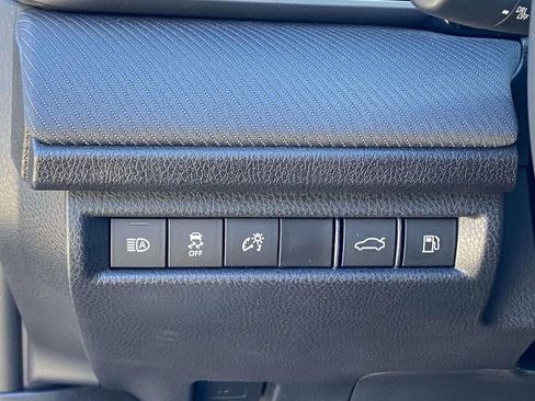 Used 2025 Toyota Camry SE image 28