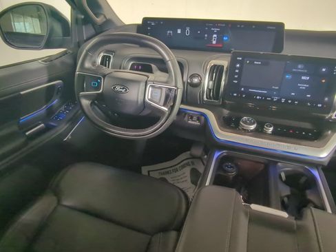 Used 2025 Ford Expedition Max Platinum w/ Stealth Appearance Package AWD/4WD image 22