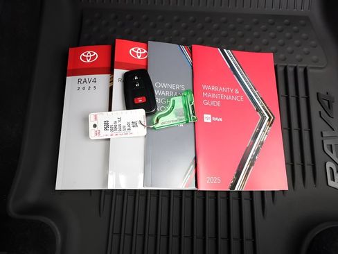 Certified 2025 Toyota RAV4 XLE AWD/4WD image 41