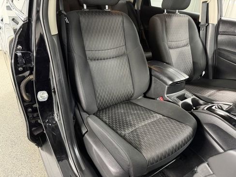 Used 2019 Nissan Rogue SV w/ Premium Package image 24