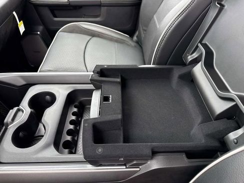 New 2026 RAM 3500 Laramie AWD/4WD image 32