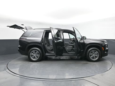 Used 2024 Chevrolet Traverse LT FWD image 31