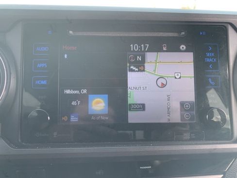 Used 2016 Toyota Tacoma TRD Sport w/ Exterior Package image 19