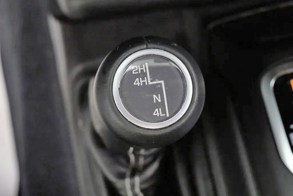 Used 2022 Jeep Wrangler Unlimited Sahara AWD/4WD image 30