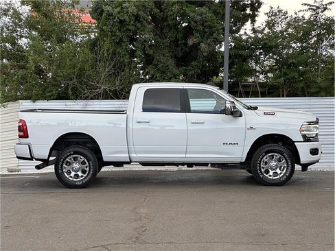 Used 2024 RAM 2500 Laramie AWD/4WD image 9
