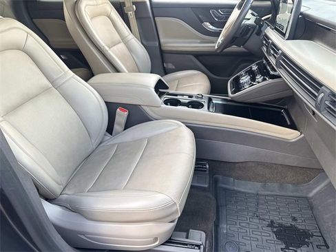 Used 2022 Lincoln Corsair Reserve w/ Equipment Group 201A image 11