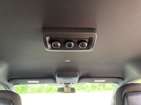 Used 2019 Dodge Grand Caravan SE FWD image 21