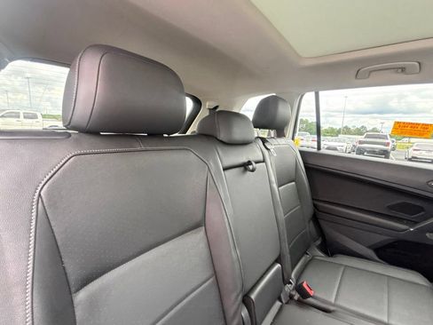 Used 2020 Volkswagen Tiguan SE FWD image 29