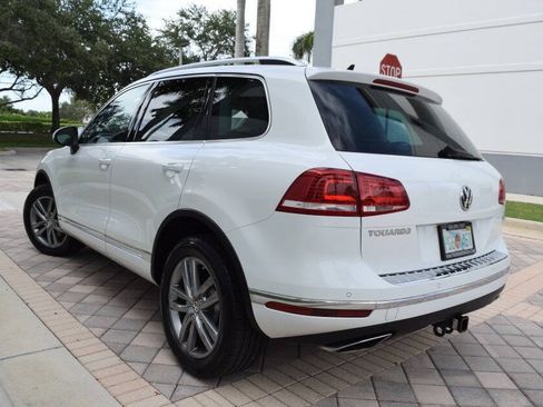 Used 2016 Volkswagen Touareg TDI AWD/4WD image 5