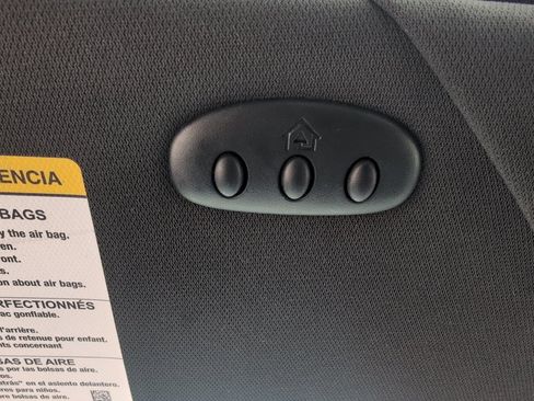 Used 2016 Ford Taurus Limited w/ Driver Assist Package image 14