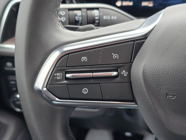 Used 2025 Chevrolet Suburban Z71 AWD/4WD image 34