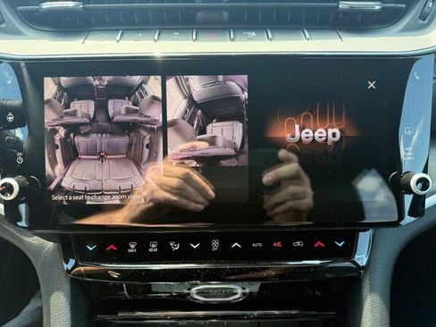 New 2026 Jeep Grand Cherokee L Limited AWD/4WD image 32