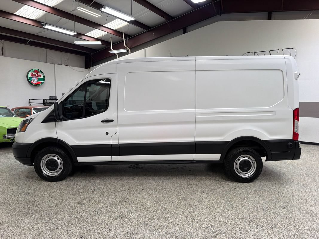 Used 2019 Ford Transit 250 148 Medium Roof RWD image 3